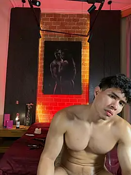 GrayAndrews stripchat live cam model