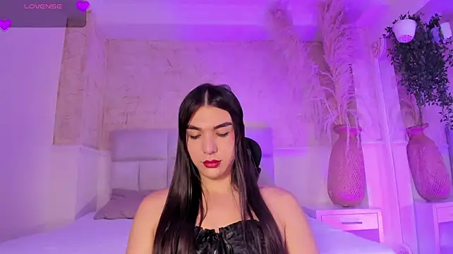 saracaball_ stripchat live cam model