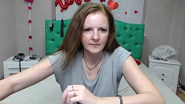 MeganPirs stripchat live cam model