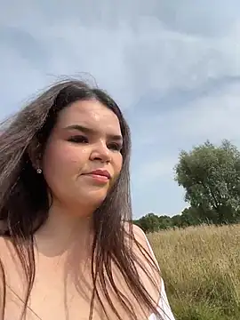 SnowWhiteSin stripchat live cam model