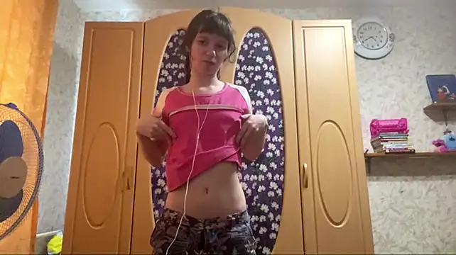 bambaIbii stripchat live cam model