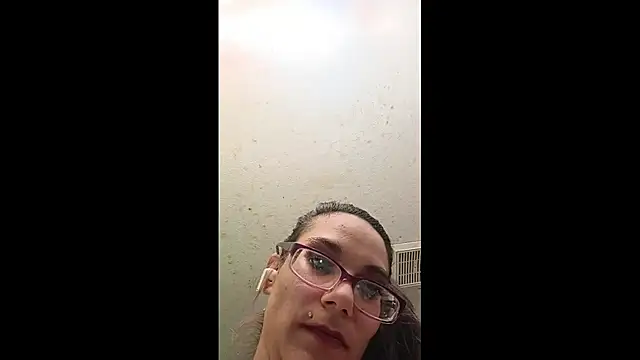 MamaB88 stripchat live cam model