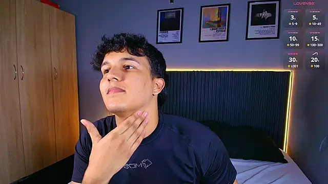 Leo_Savage_ stripchat live cam model