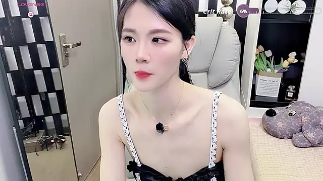 Yueyue-MM stripchat live cam model