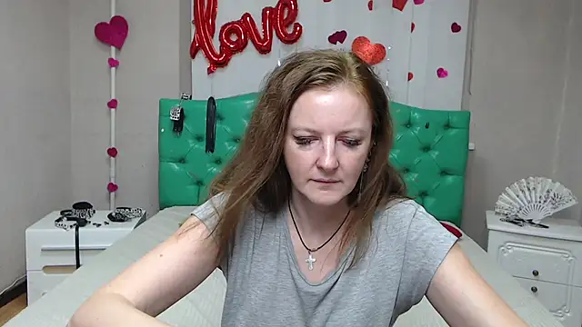MeganPirs stripchat live cam model
