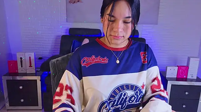 Lolitta_xxx stripchat live cam model