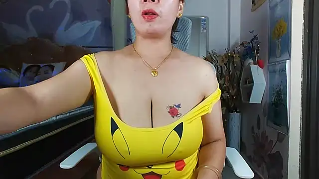 lyly_asian stripchat live cam model