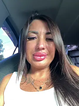 RuslanaXX stripchat live cam model