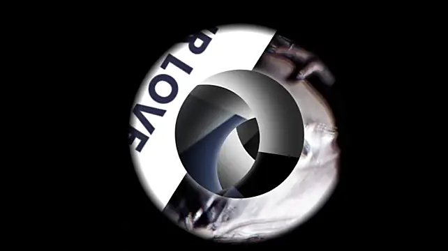QuennaCoote stripchat live cam model