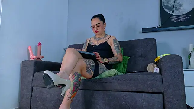 NoeliaSaenz__ stripchat live cam model