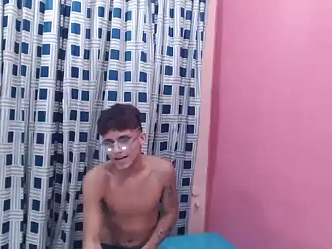 paulwalker19 stripchat live cam model