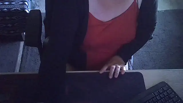 Silvia2277 stripchat live cam model