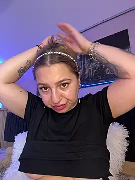 xLexi stripchat live cam model