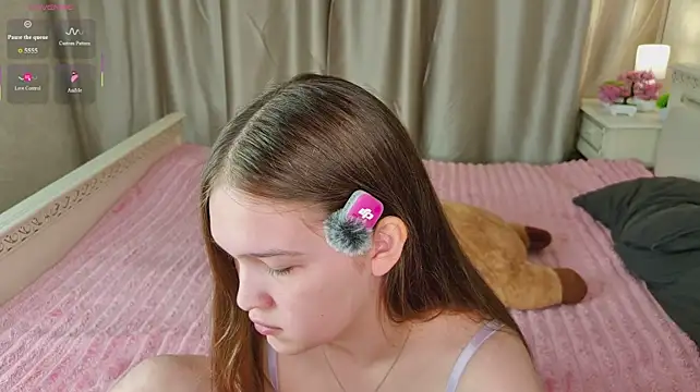PlayfulMelly stripchat live cam model