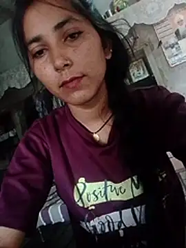 divya_140 stripchat live cam model