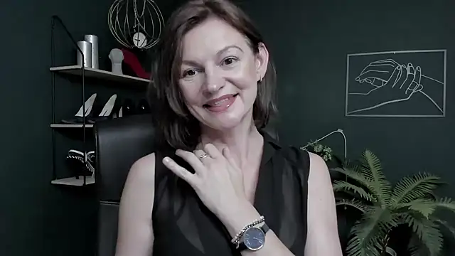 VivianWILD stripchat live cam model