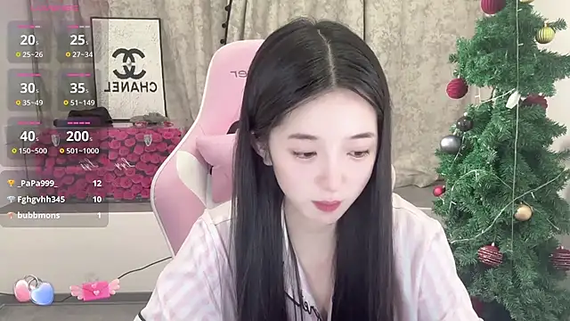 OiOi-666 stripchat live cam model