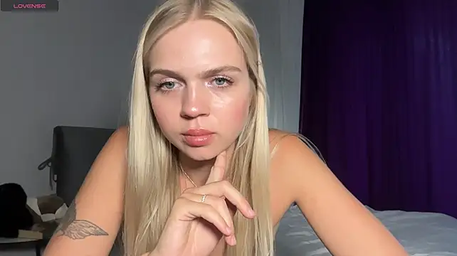 AlexaDeviliciouss stripchat live cam model