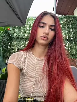 VixenRosse stripchat live cam model