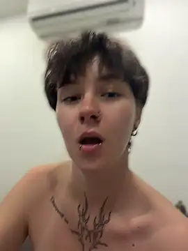 IceMur stripchat live cam model