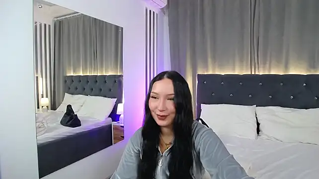 VikkyVonn stripchat live cam model