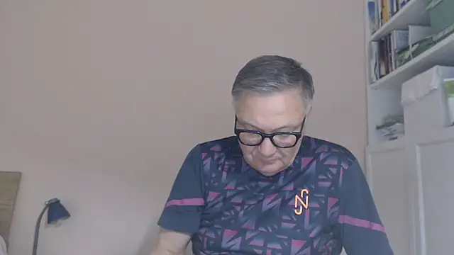 YOU6me stripchat live cam model
