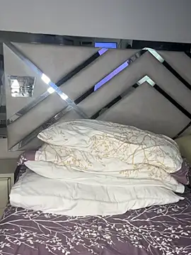 maybelline69 stripchat live cam model