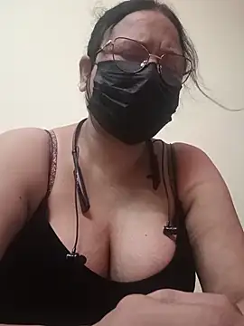 Dreamgirrl stripchat live cam model