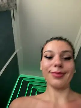 RedAssHottie stripchat live cam model