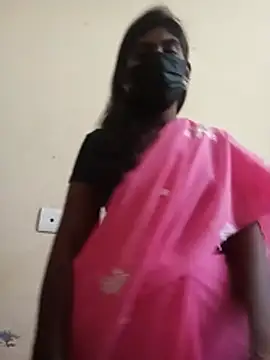 Keerthi_143 stripchat live cam model