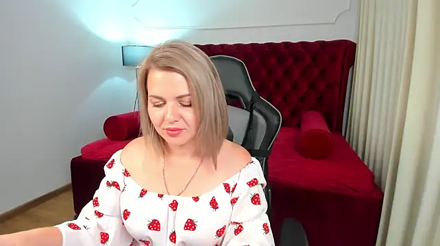 AdeleRavelle stripchat live cam model