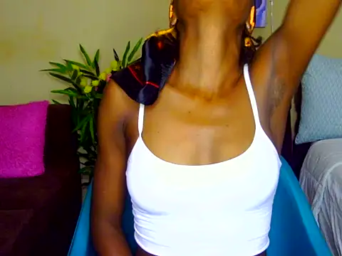 Savourni stripchat live cam model
