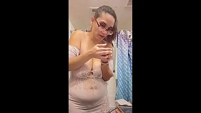 MamaB88 stripchat live cam model
