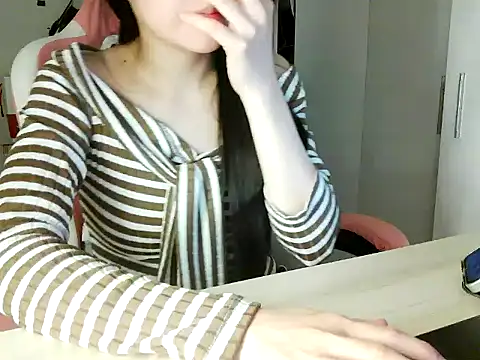 lucienguyen stripchat live cam model