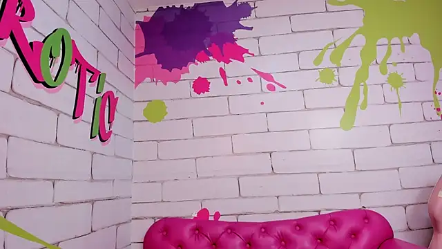 AriaMoonnn stripchat live cam model