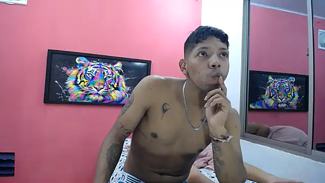 latinosninfomanos stripchat live cam model