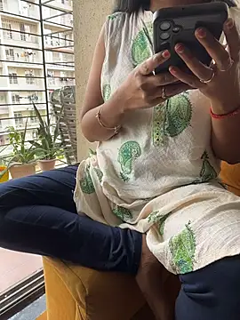 LoveJourney stripchat live cam model