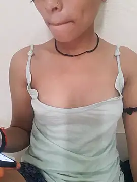 Cute_Naira6 stripchat live cam model