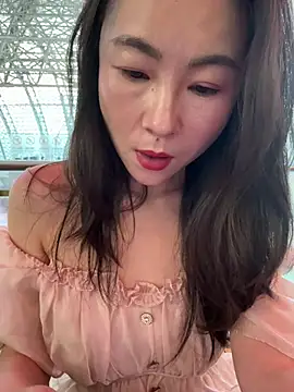Eva10069 stripchat live cam model