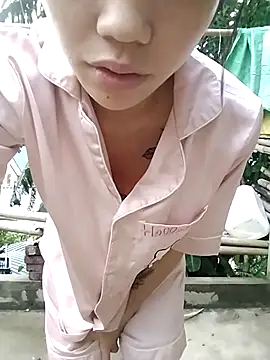MiuMiu-Babyy stripchat live cam model