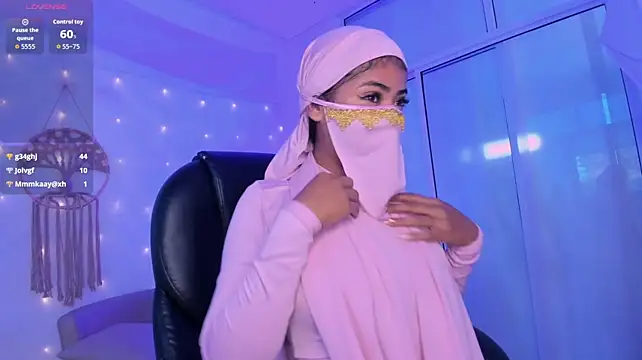 tiny_isawii stripchat live cam model