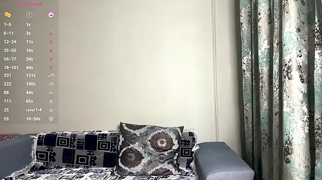 NichollePoque stripchat live cam model