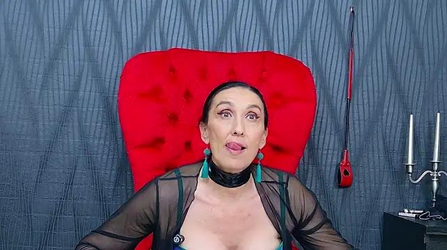 MistressDora stripchat live cam model