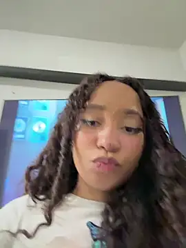 _AyK_ stripchat live cam model