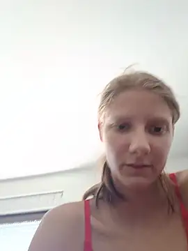 LenaGoldi stripchat live cam model