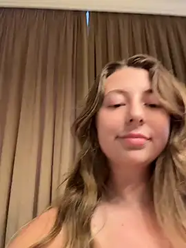 curvyflawless stripchat live cam model
