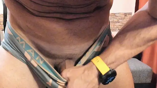 HotHunkTrainer stripchat live cam model