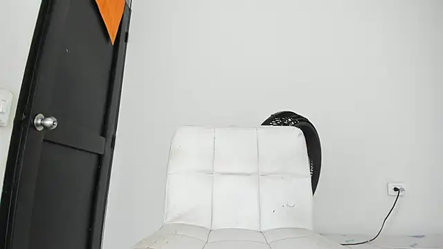miasoldatty stripchat live cam model