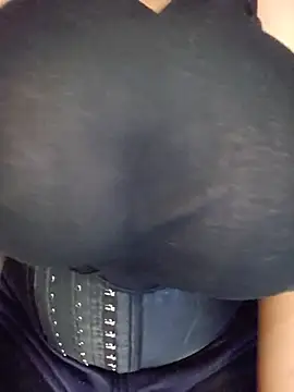 ShortShaly stripchat live cam model