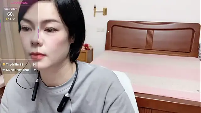 Linda-LL stripchat live cam model